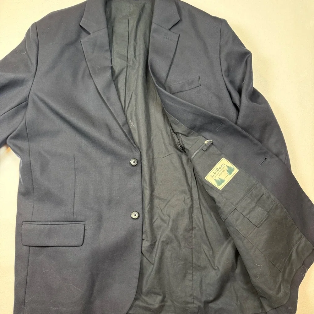 L.L. Bean Men Navy Blue Two Button Wool Blazer Sport Coat Jacket Size L 26x33.5